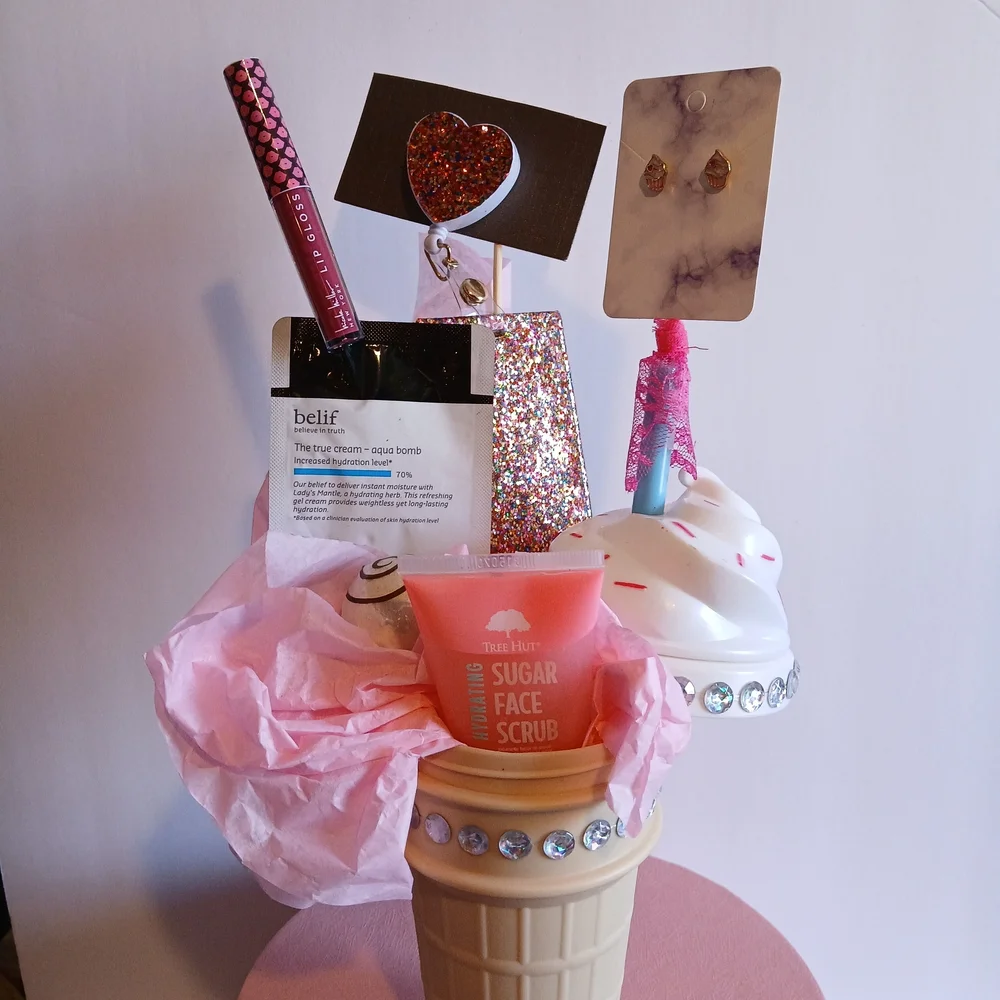 Ice Cream Cone Nicole Miller, Betse Celebration Concept/Gift Set